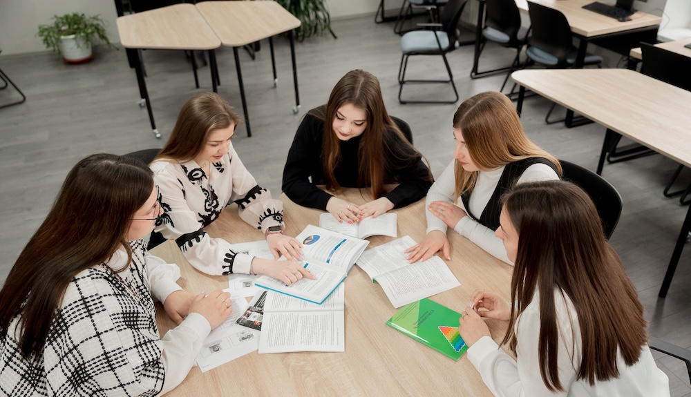 Image hover effect image