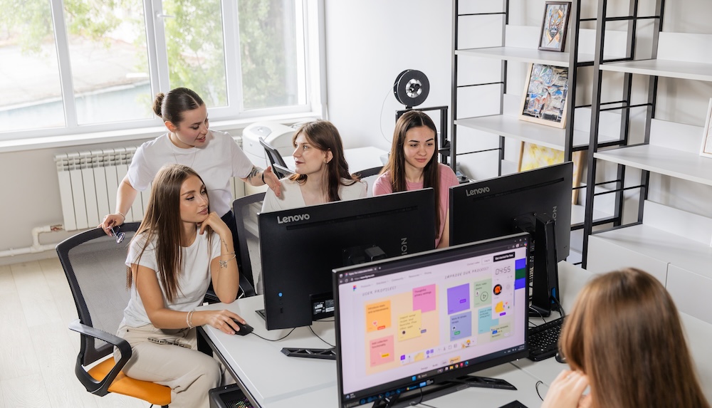 Image hover effect image